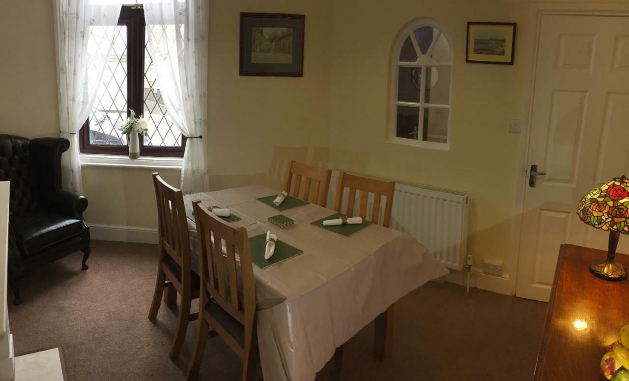 Browns Holiday Cottage Filey Extérieur photo