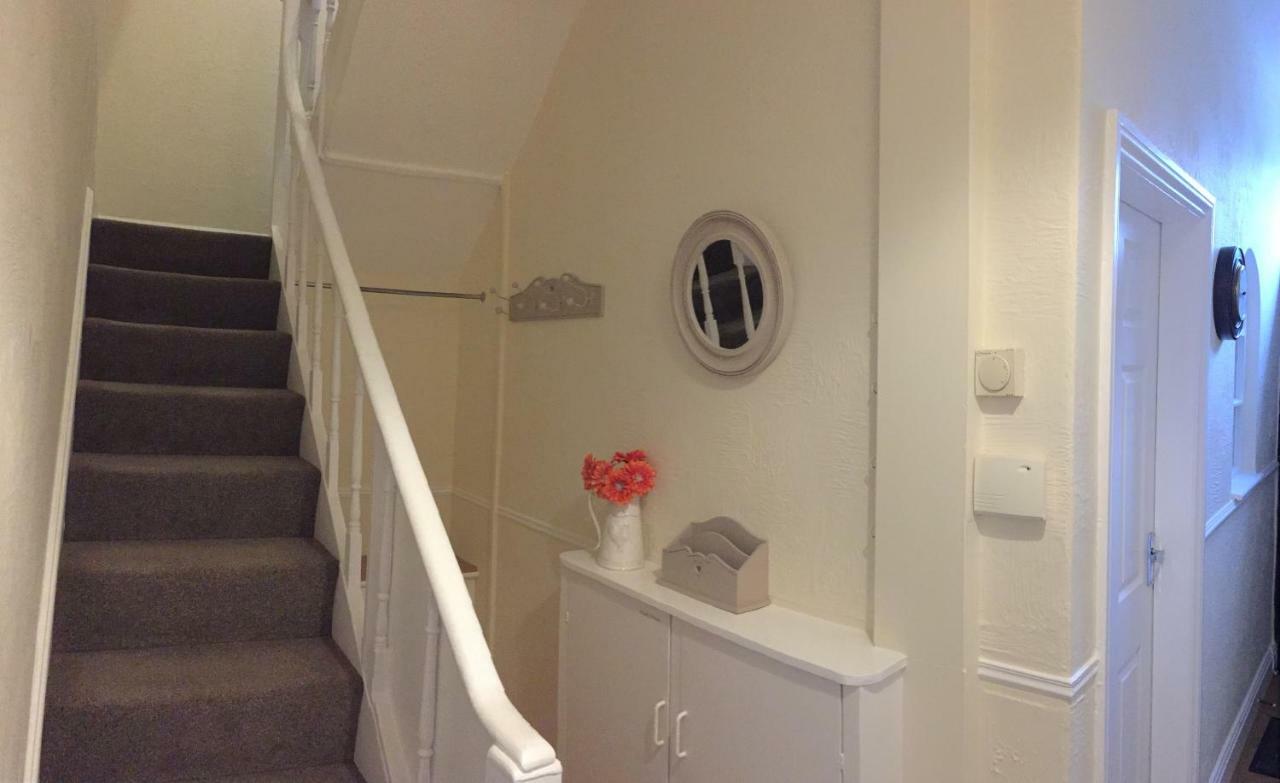 Browns Holiday Cottage Filey Extérieur photo