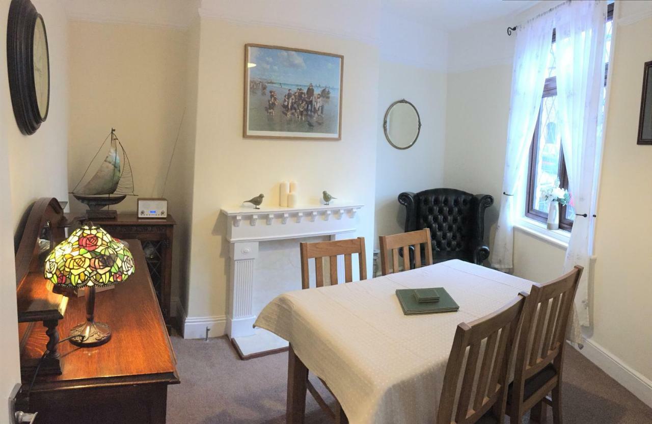 Browns Holiday Cottage Filey Extérieur photo