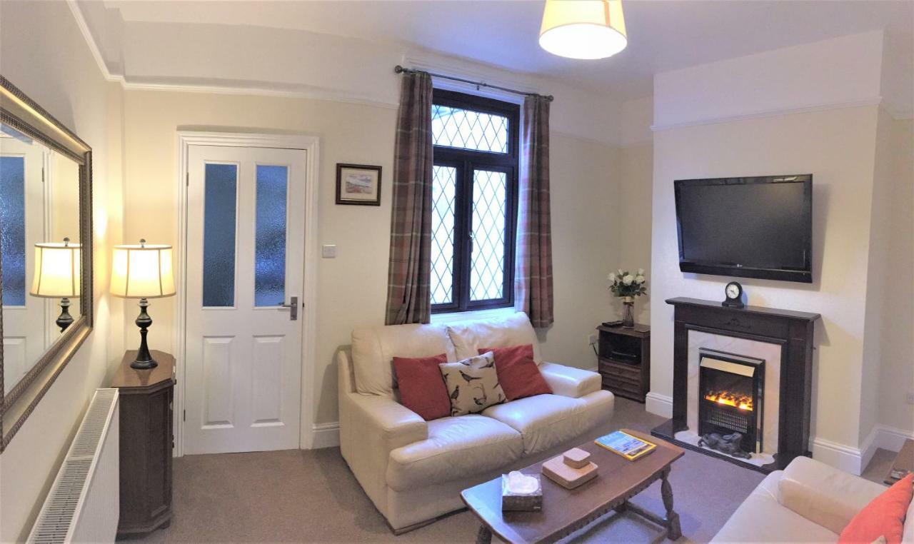 Browns Holiday Cottage Filey Extérieur photo